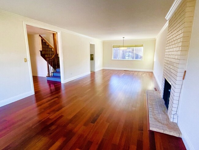 Foto del edificio - 58 Stanford Ct