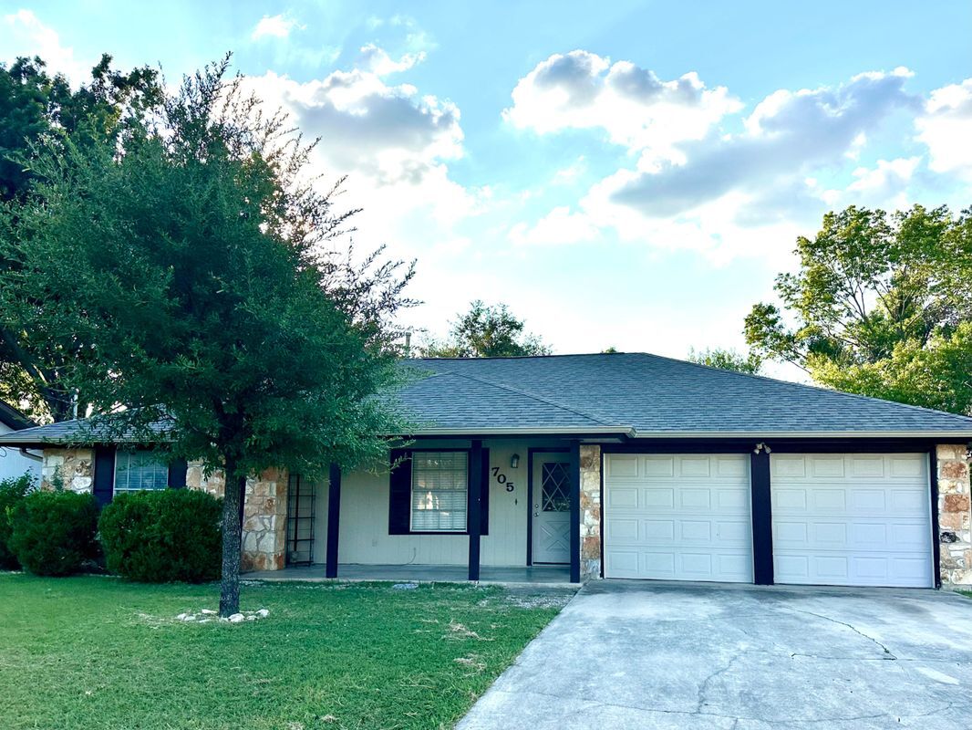 Foto principal - 705 Central Dr