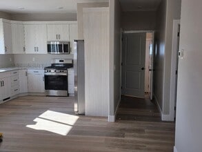 Building Photo - 353 N 800 W