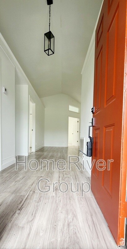Foto del edificio - 1241 Brookebridge Dr
