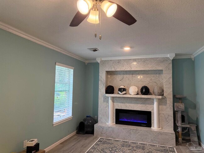 Foto del edificio - 8108 Ridgefield Rd