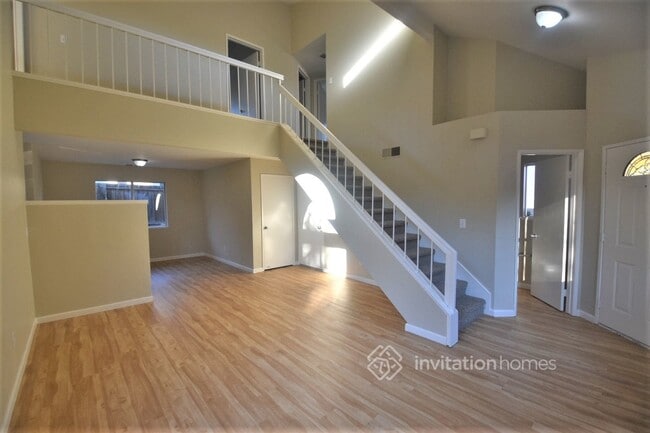 Building Photo - 416 Longridge Dr