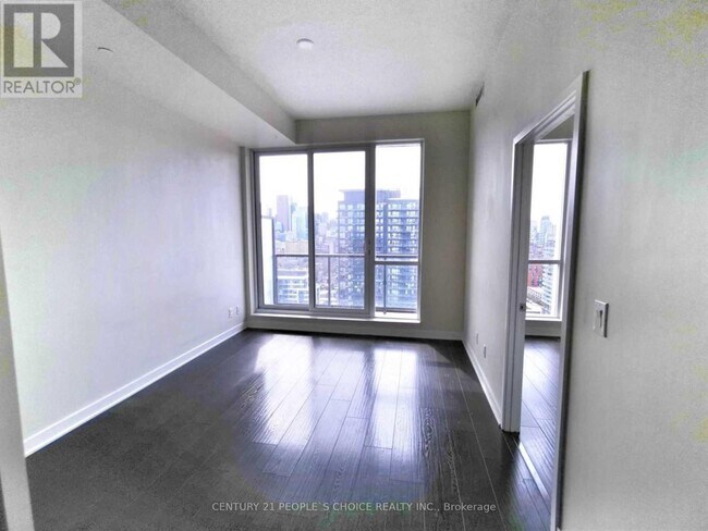 Building Photo - 170-2170 Sumach St