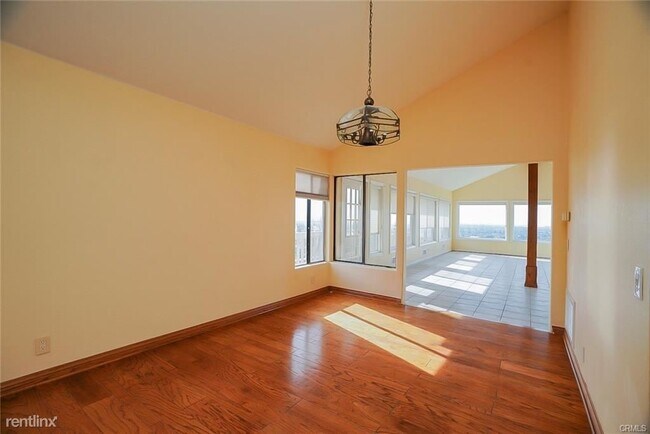 Building Photo - 4 br, 3 bath House - 2274 N Rockridge Pl