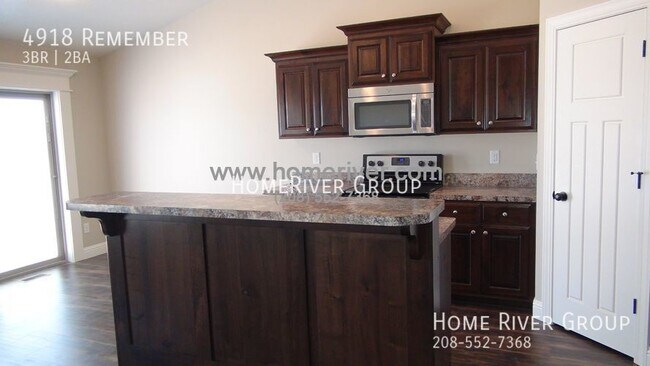 Foto del edificio - Brand New TwinHome
