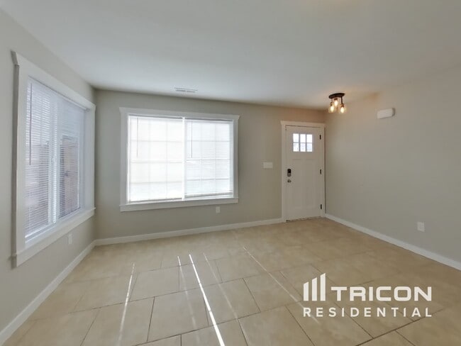 Foto del edificio - 620 Scotch Pine Dr