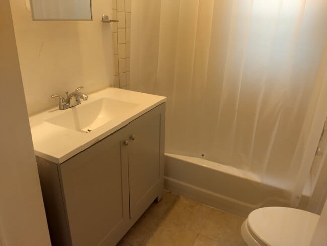 Building Photo - Golf Manor beauty - Complete update