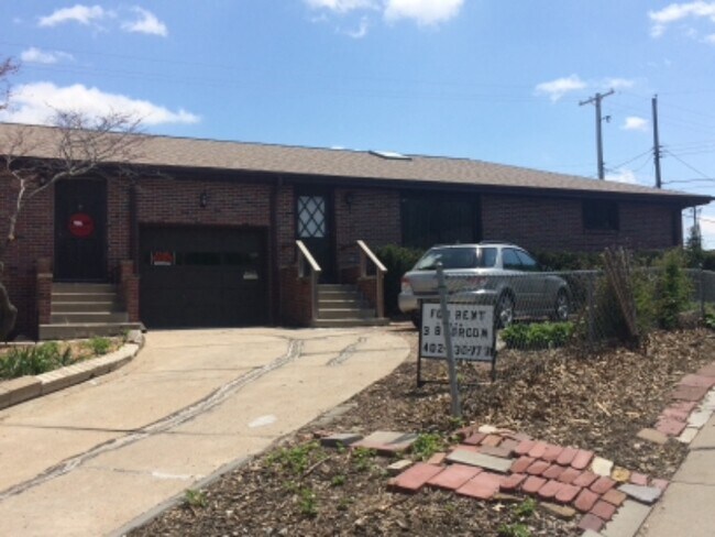 Building Photo - 4633 Eden Cir
