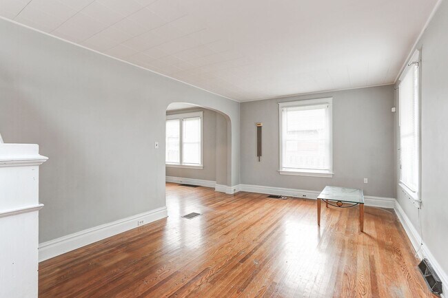 Building Photo - 2 Bed, 1 Bath Single Family home in New Cu...