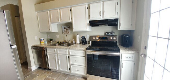 Foto del edificio - Fully Furnished Luxury Rental