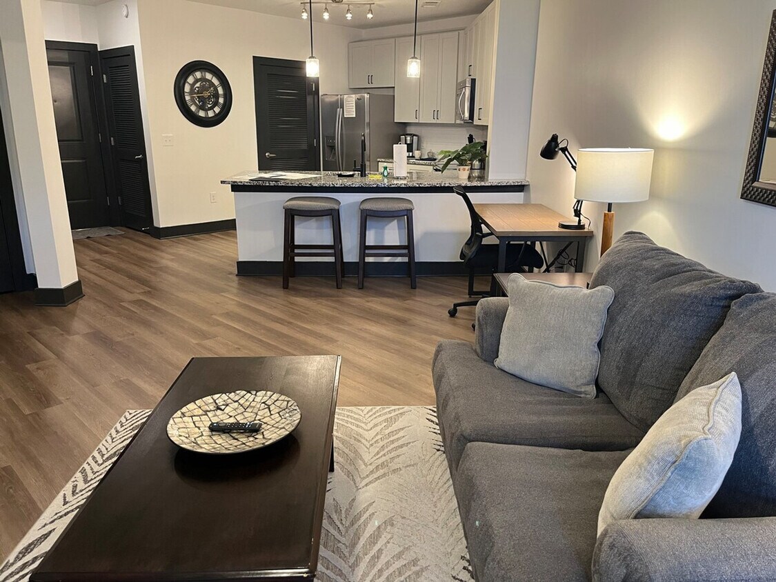 Foto principal - 425 W 5th St