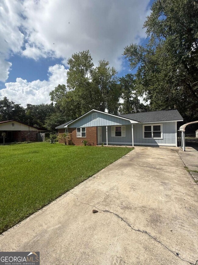 Building Photo - 814 Kelly Dr