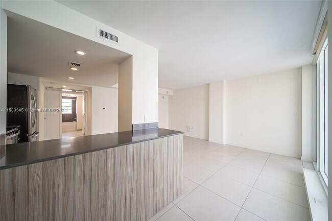 Foto del edificio - 910 West Ave