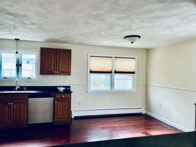 Foto del edificio - 32 Jennifer Ln