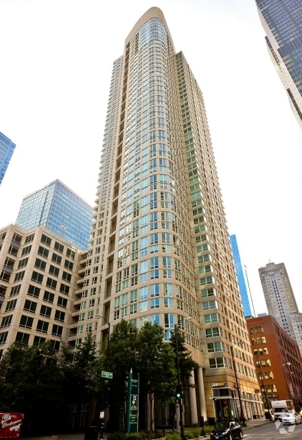 Building Photo - 345 N La Salle Dr