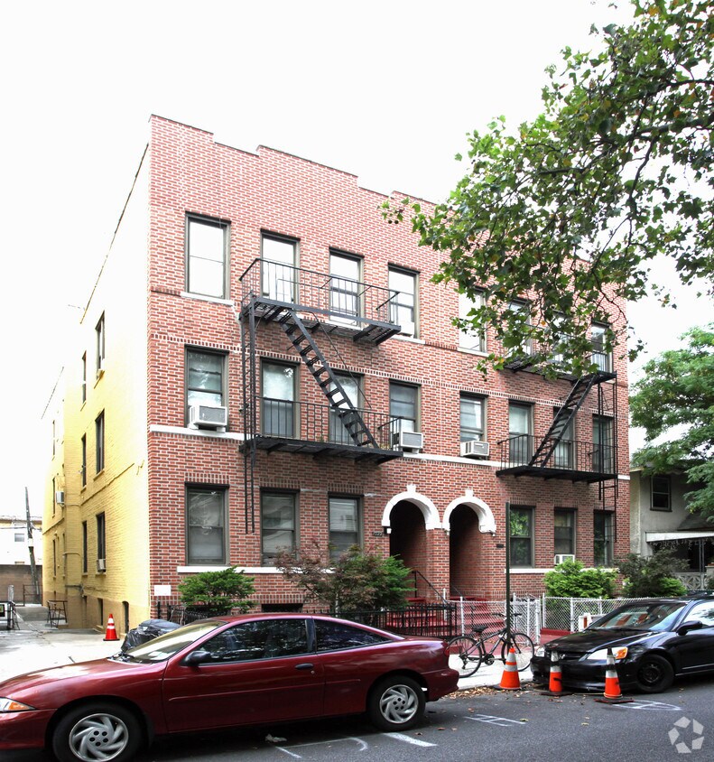 Building Photo - 1518-1522 W 4th St