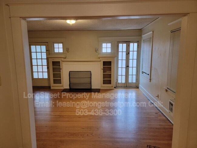 Building Photo - 1745 NW Jackson Ave
