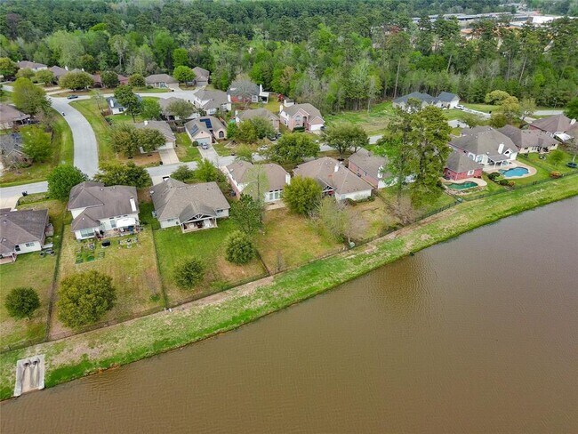 Foto del edificio - 9219 E Lakeside Dr