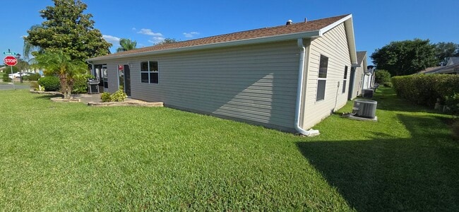 Building Photo - M650 Richland Rd (VCNW/M10)