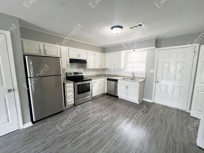 Foto del edificio - 1800 Labette Manor Dr