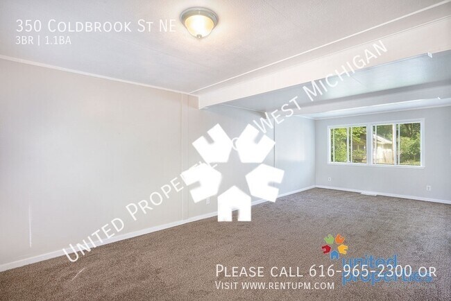 Foto del edificio - Tours Estimated to Begin 10/14 | 3 Bedroom...