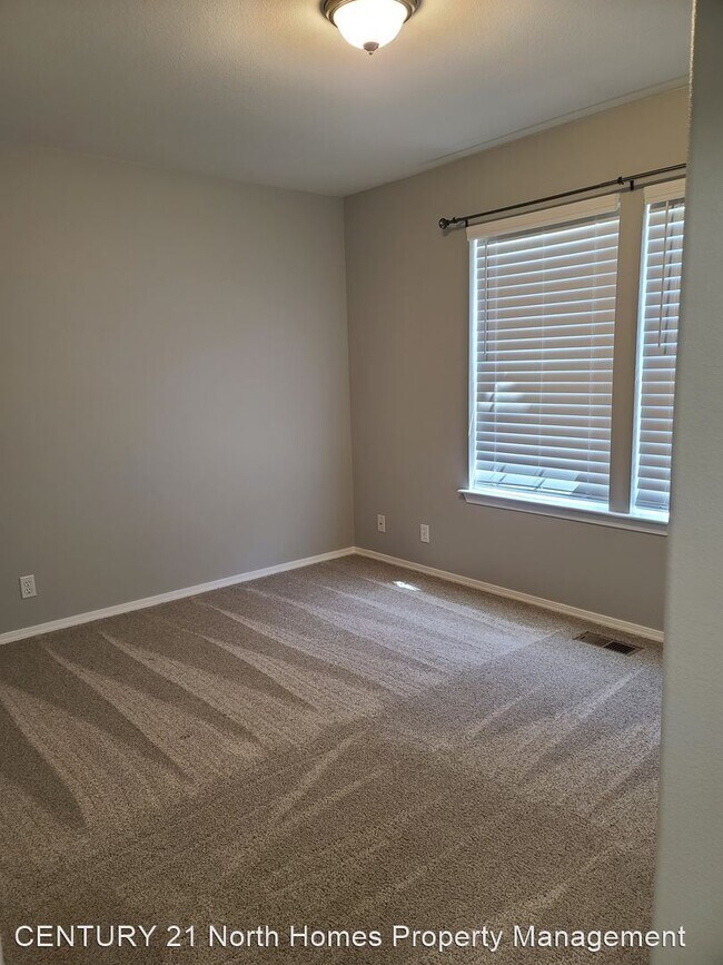 Building Photo - 3 br, 2 bath House - 2056 Doe Dr