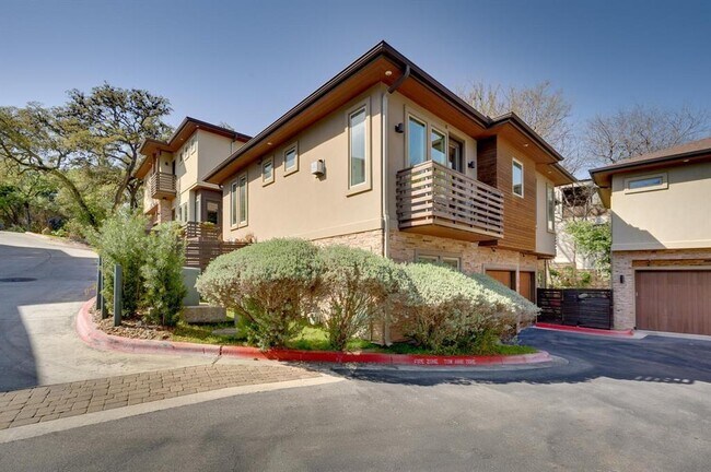 Building Photo - 1227 Newning Ave