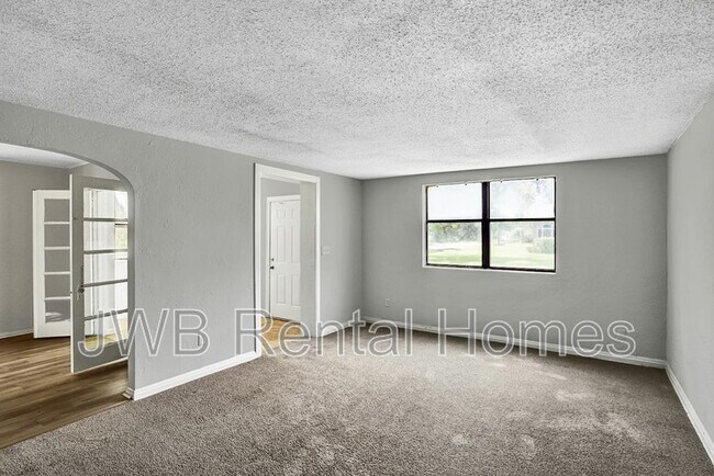 Foto del edificio - 2744 Broadway Ave