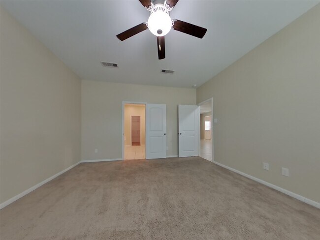 Building Photo - 536 Red Dusk Paint Dr