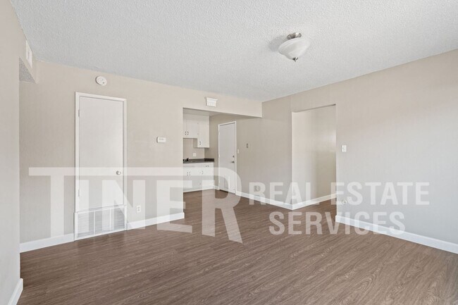 Foto del edificio - 10193 Crawford Way