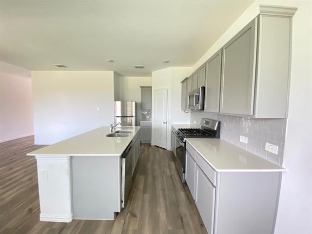 Foto del edificio - 5488 Montrose Dr