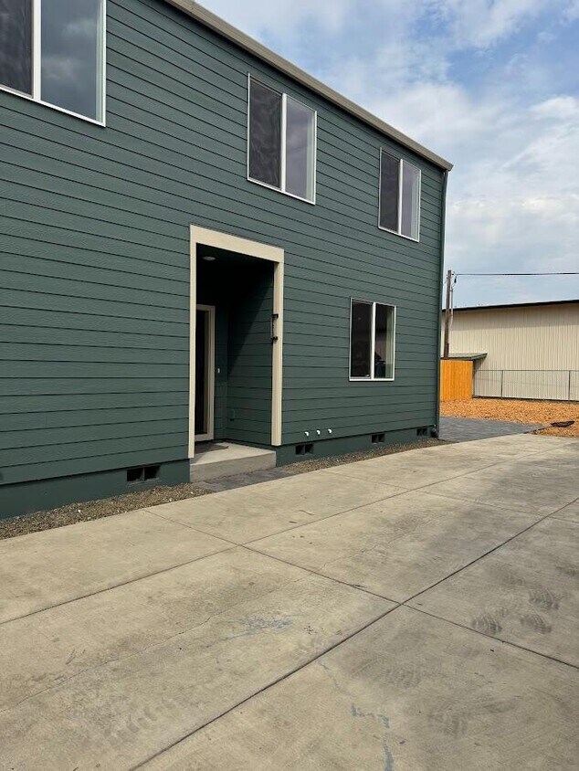Foto principal - 263 28th Ave SE