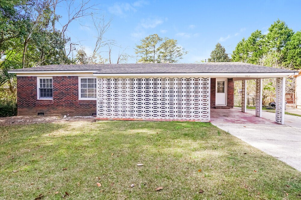 Primary Photo - 367 Lady Guinevere Way