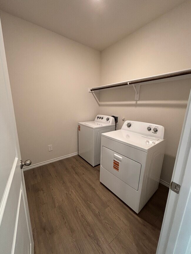 Building Photo - 3410 Marie Dr