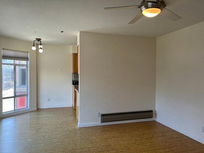 Building Photo - 722 Lombard St