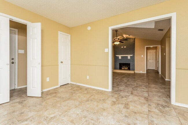 Foto del edificio - 3239 Wichita Dr