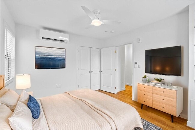 Building Photo - The Montana