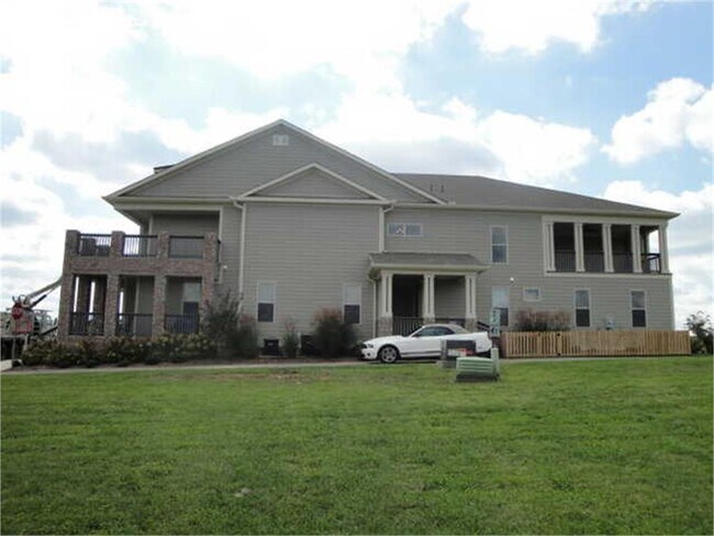 Building Photo - 739 Boston Park Dr