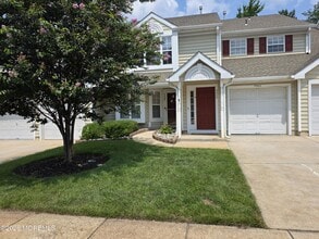 Building Photo - 7904B Normandy Dr