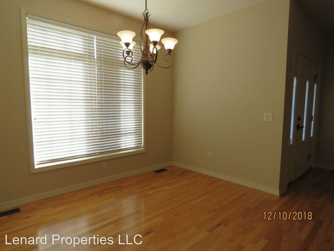 Building Photo - 3 br, 2 bath House - 1015 E Waterford Blvd