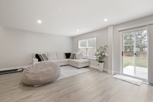 Foto del edificio - 3074 Renard Ln