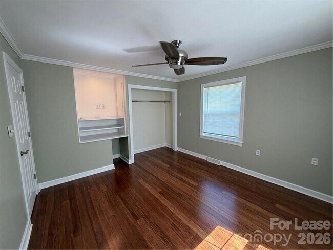 Foto del edificio - 637 Hartness Rd