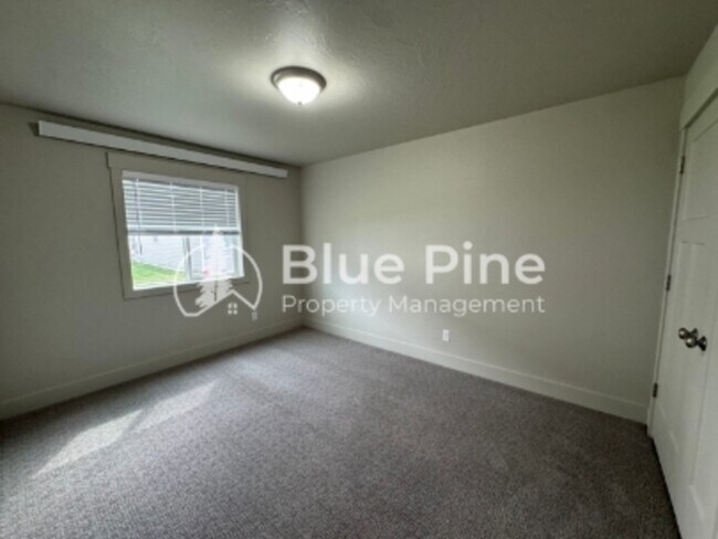 Foto del edificio - 3570 Colt Cir