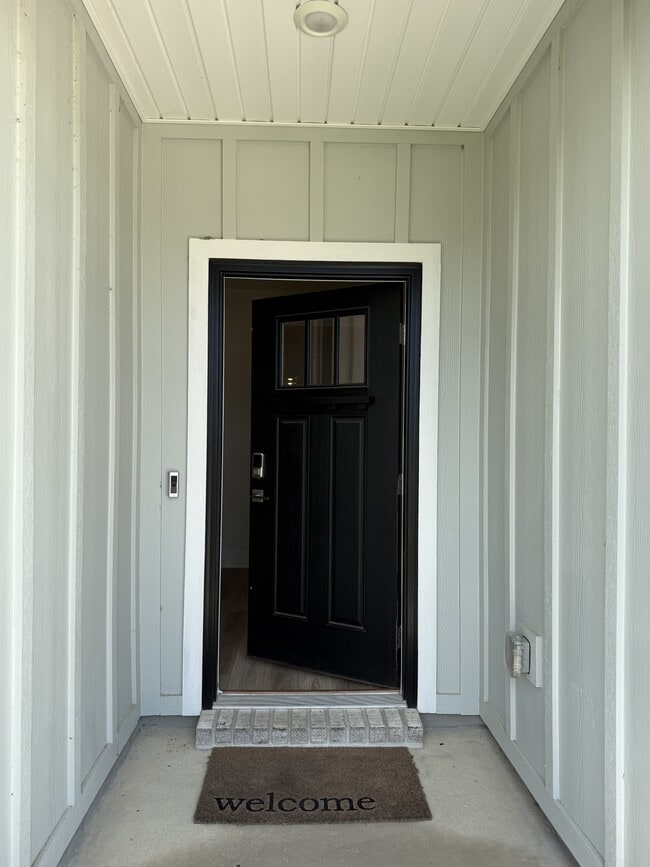 Building Photo - 210 Lyla Ln