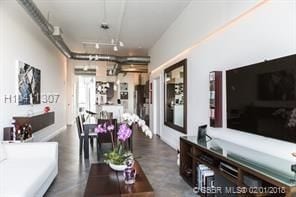 Primary Photo - 3029 NE 188 Unit 704