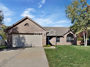 Building Photo - 258 Longfellow Ln