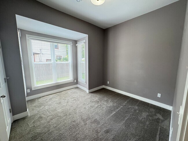Foto del edificio - 707 Livingston Ave NE