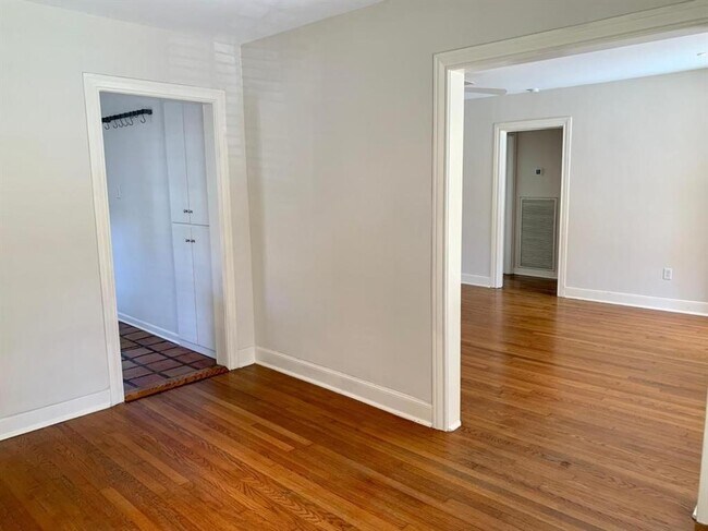 Foto del edificio - 806 W 30th St