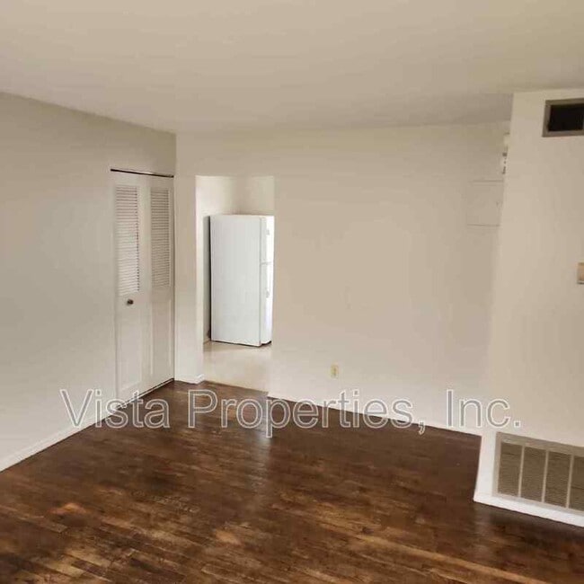 Photo - 902 Sinclair St Apartment