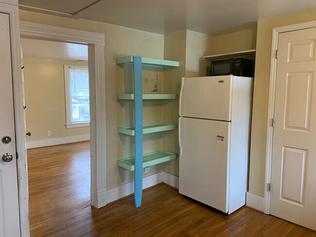 Building Photo - 1105 McCormick St